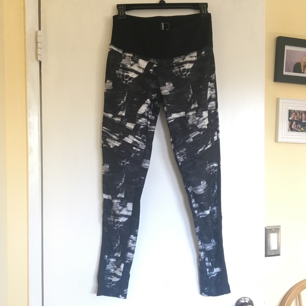 Black yoga pants